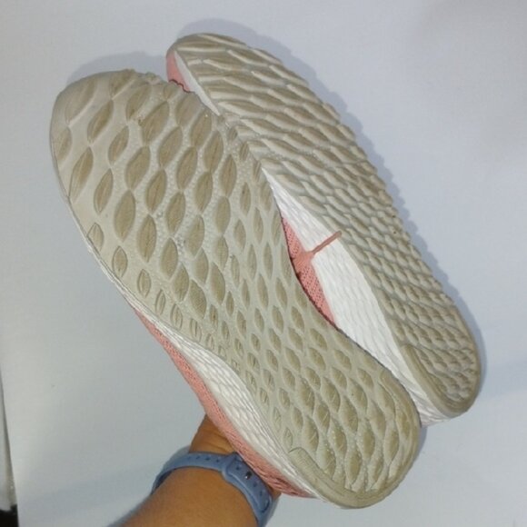 New Balance Women's Arishi Mesh Salmon Pink Athletic Shoes  Breathable Size 8 - Picture 2 of 8